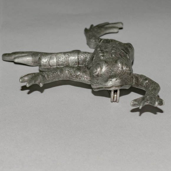 Vintage Made in USA Signed JJ Silver Tone Large Leaping Frog Brooch - Picture 6 of 11